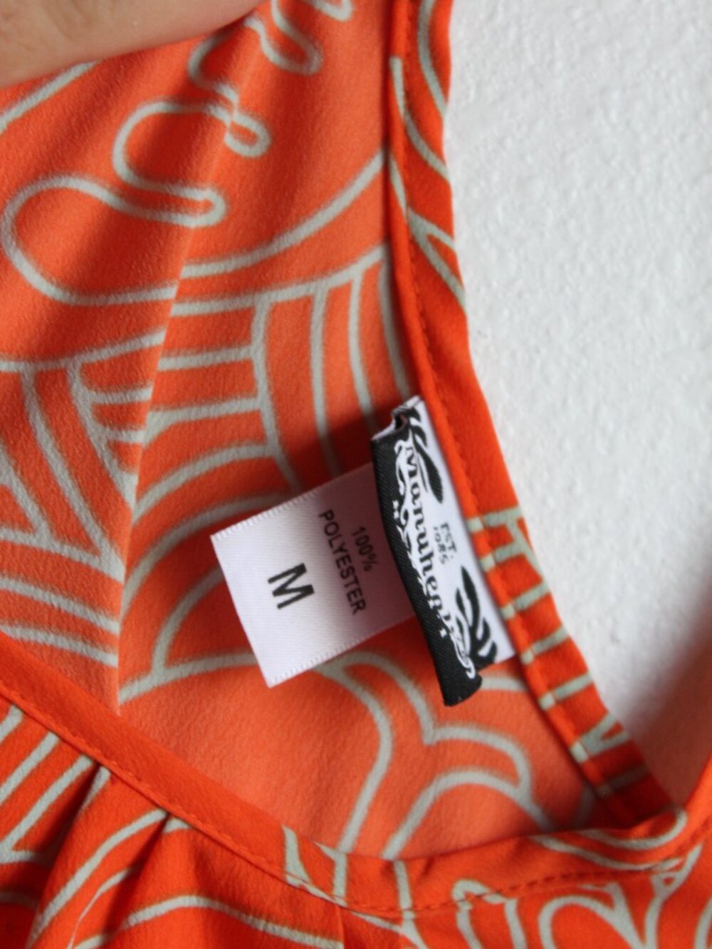 Manuheali'i blouse size Medium - Picture 4 of 4